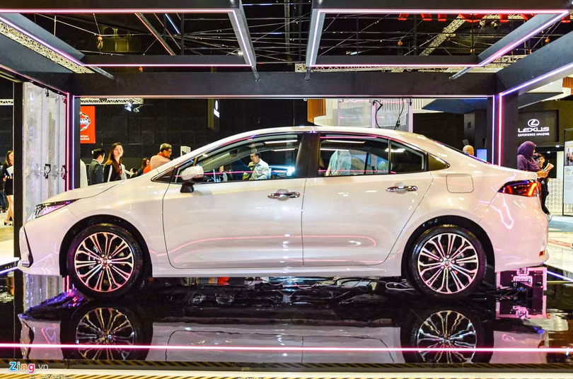 Chi tiết Toyota Corolla Altis 2020 - nhiều nâng cấp, chờ ngày về Việt Nam