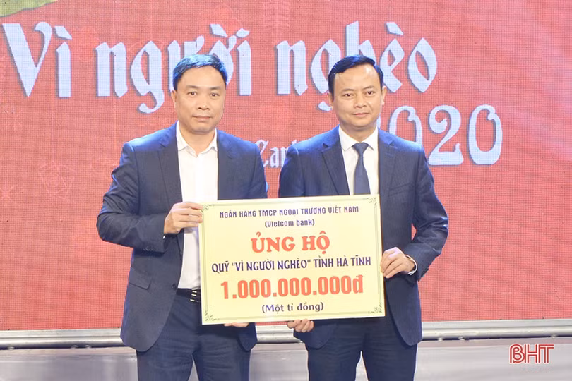 Các doanh nghiệp, nhà hảo tâm ủng hộ Quỹ vì người nghèo Hà Tĩnh hơn 115 tỷ đồng