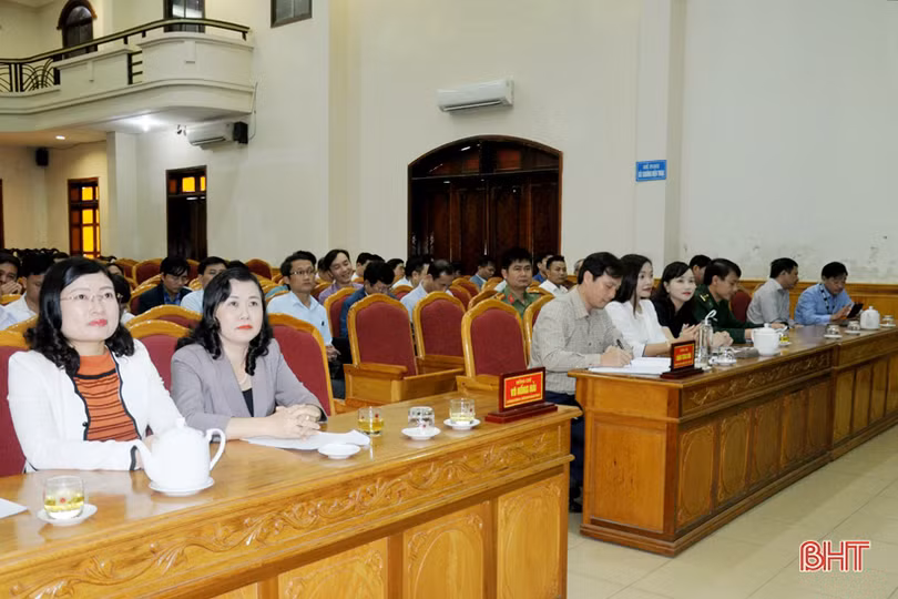 Tăng cường bảo vệ nền tảng tư tưởng của Đảng, phản bác các quan điểm sai trái, thù địch