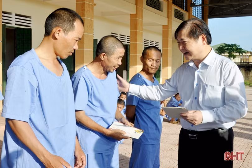 Chủ nhiệm Ủy ban KHCN&MT của Quốc hội chúc Tết người dân Hà Tĩnh