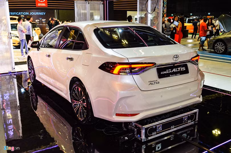 Chi tiết Toyota Corolla Altis 2020 - nhiều nâng cấp, chờ ngày về Việt Nam