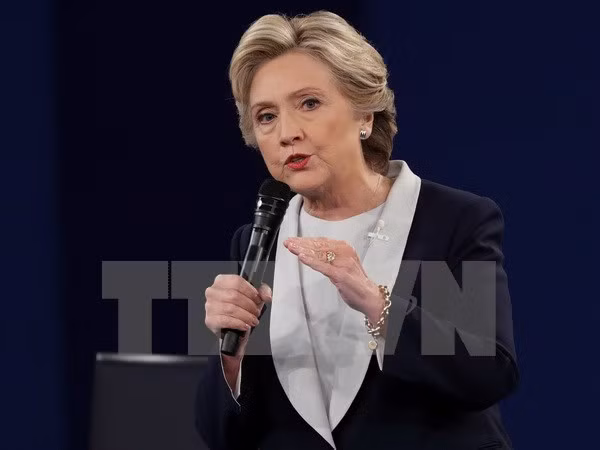 wikileaks tiep tuc cong bo cac thu dien tu lien quan toi ba clinton