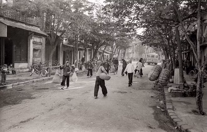 ha noi thoi bao cap qua anh nha ngoai giao anh