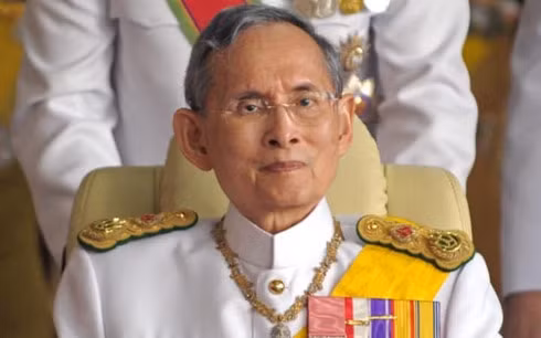 nha vua thai lan bhumibol adulyadej bang ha