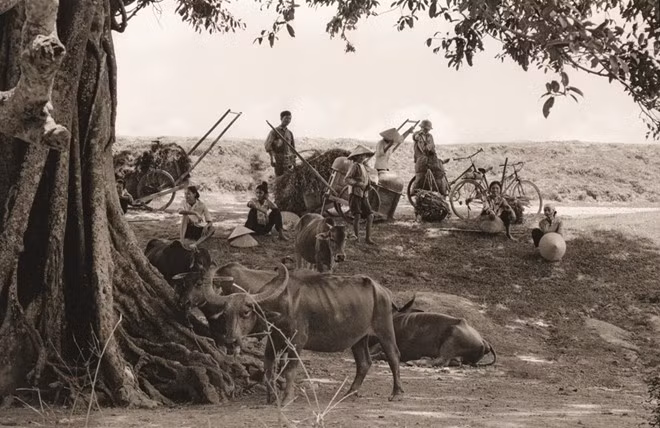 ha noi thoi bao cap qua anh nha ngoai giao anh
