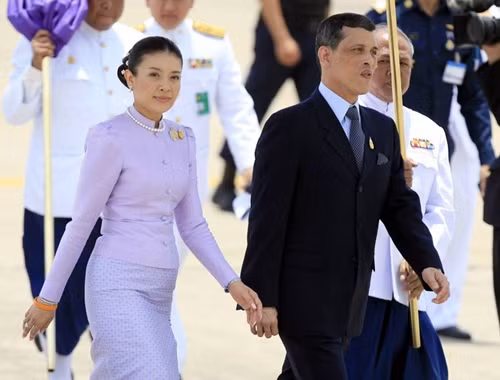 thai tu mang ham tuong noi ngoi quoc vuong thai lan