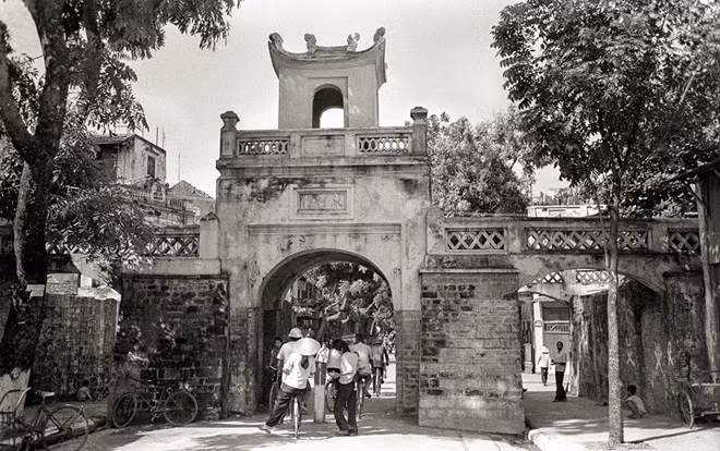 ha noi thoi bao cap qua anh nha ngoai giao anh
