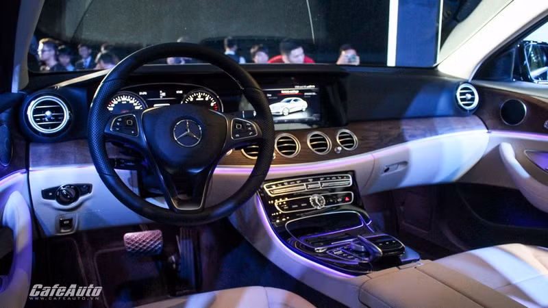 Mercedes-Benz E-Class 2017 chính thức ra mắt thị trường Việt ảnh 3 mercedes benz e class 2017 chinh thuc ra mat thi truong viet