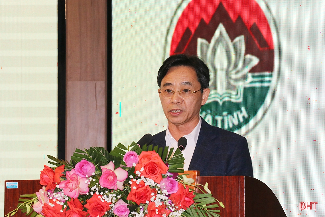 Hà Tĩnh gặp mặt nguyên cán bộ cốt cán tỉnh qua các thời kỳ đã nghỉ hưu