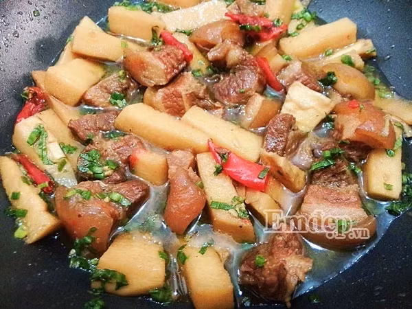 thit kho mang cu dam da de an