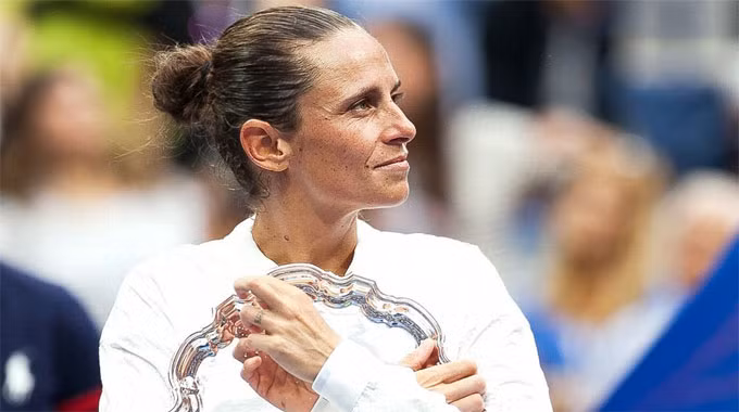 trom vao nha khoang sach cup vo dich cua a quan us open 2015