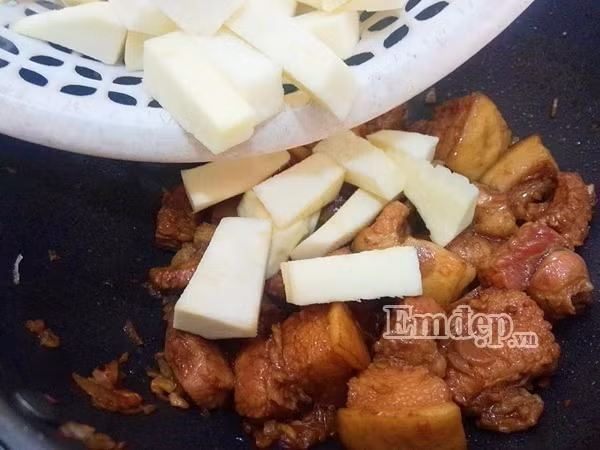 thit kho mang cu dam da de an