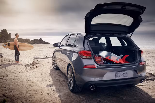 xe gia dinh voi cop sieu rong hyundai elantra gt 2018 co gia tot