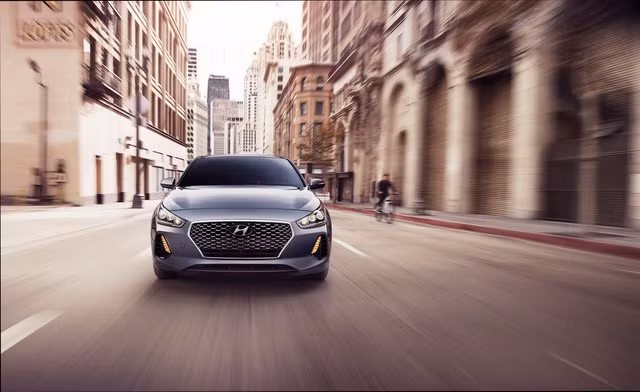 xe gia dinh voi cop sieu rong hyundai elantra gt 2018 co gia tot