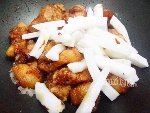 hoc ngay bi kip lam thit kho dua ngon ngot nay di ban se khong phai hoi han dau