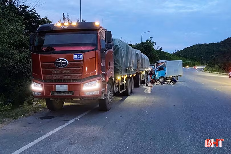 tai-nan-chet-nguoi-tren-quoc-lo-12c.jpg