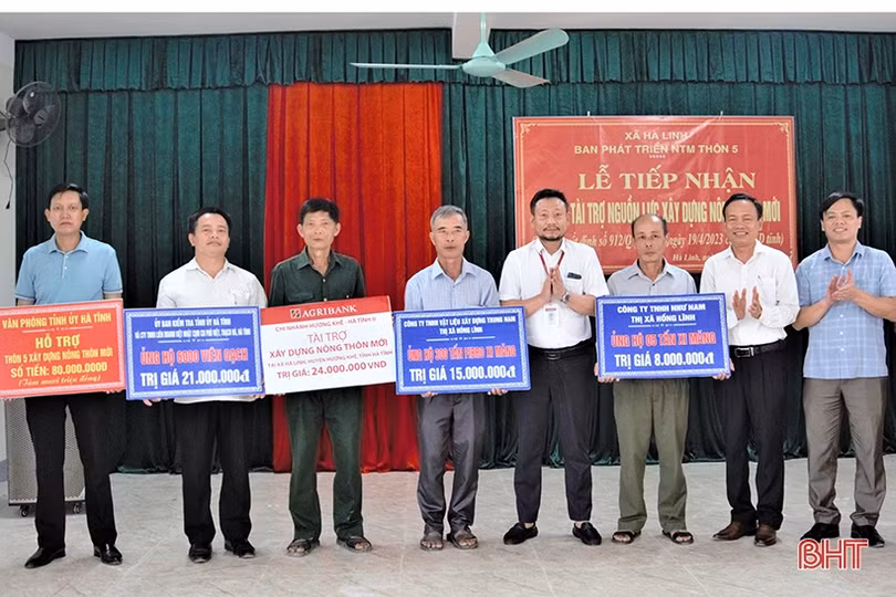 Thôn nghèo Hương Khê được hỗ trợ gần 210 triệu đồng xây dựng nông thôn mới