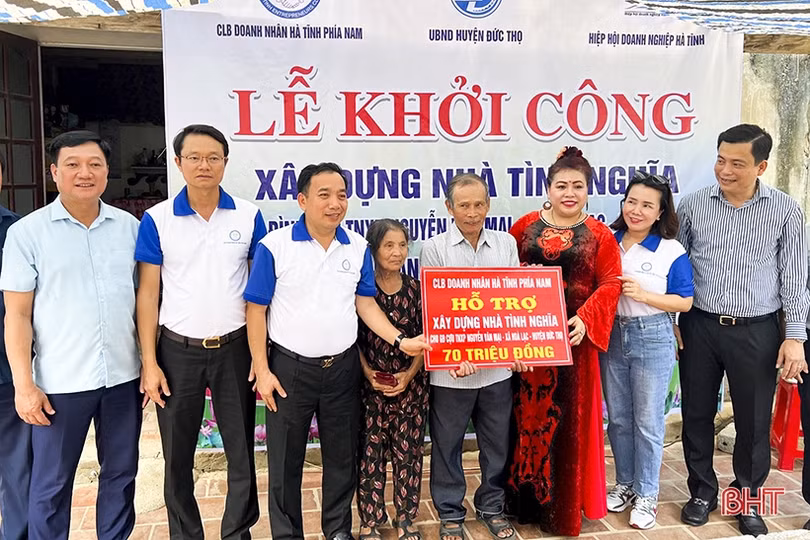 CLB Doanh nhân Hà Tĩnh phía Nam hỗ trợ xây nhà tình nghĩa ở Đức Thọ