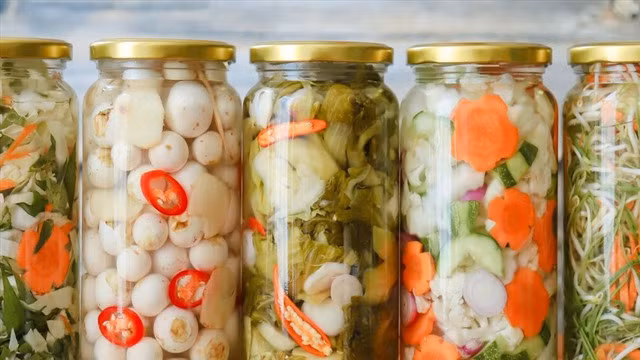 Dưa cà muối có gây ngộ độc botulinum không?