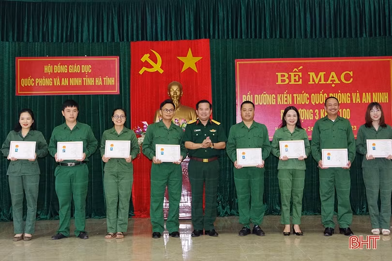 Hoàn thành khoá bồi dưỡng kiến thức quốc phòng, an ninh cho 69 học viên 