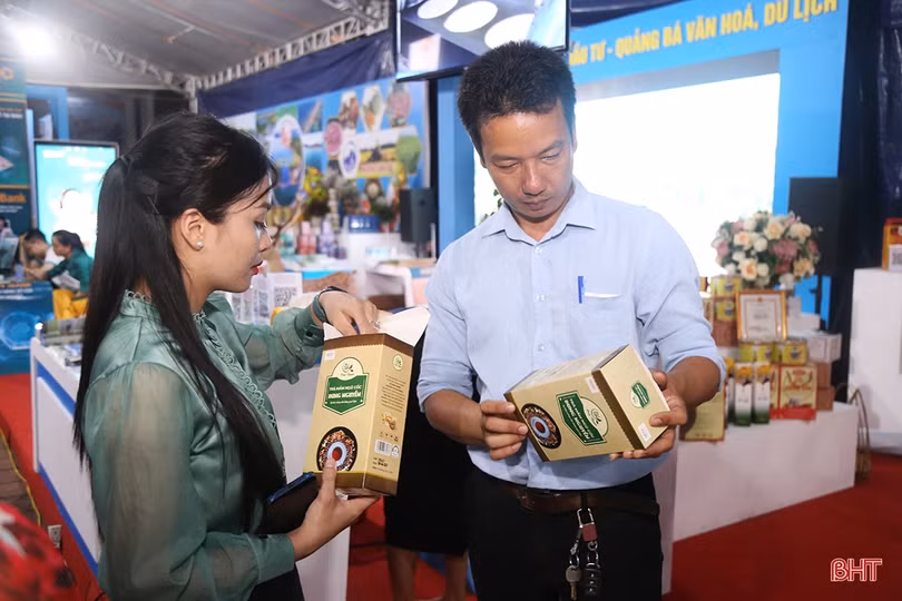 Hà Tĩnh giới thiệu các sản phẩm chủ lực tại hội nghị công bố Quy hoạch tỉnh và xúc tiến đầu tư