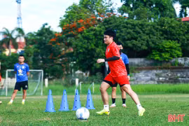 Tiền vệ Trần Phi Sơn trở lại thử việc tại Hồng Lĩnh Hà Tĩnh