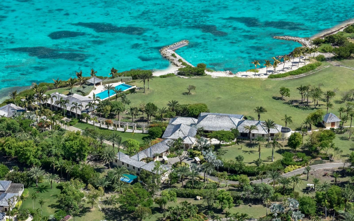 Những resort đắt đỏ để “trốn cả thế giới”