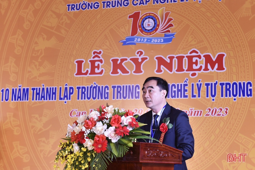 Trường Trung cấp nghề Lý Tự Trọng long trọng kỷ niệm 10 năm thành lập