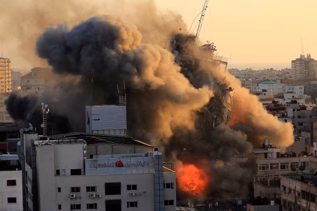 Chiến sự Gaza: Hơn 1.500 tên lửa cày nát khu vực, gần 70 người chết