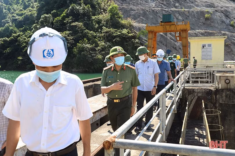 Hương Khê cần chủ động đôn đốc thực hiện phương châm “4 tại chỗ” trong phòng, chống thiên tai