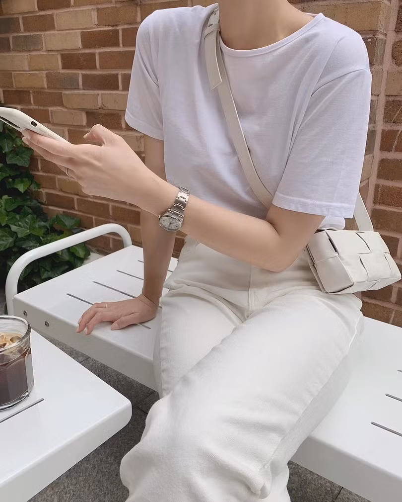 4 kiểu áo công sở đơn giản nhưng lý tưởng để mặc trong những ngày nắng nóng