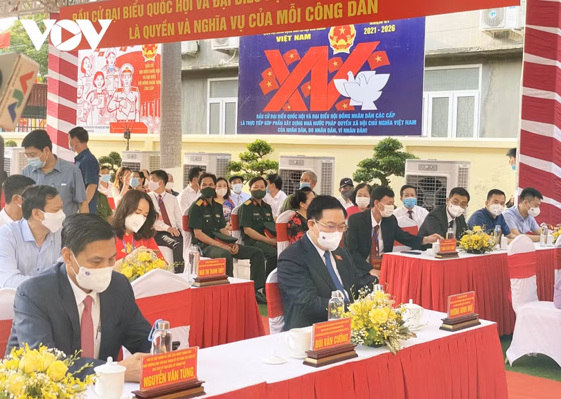 Lãnh đạo Đảng, Nhà nước thực hiện quyền bầu cử tại các thành phố lớn