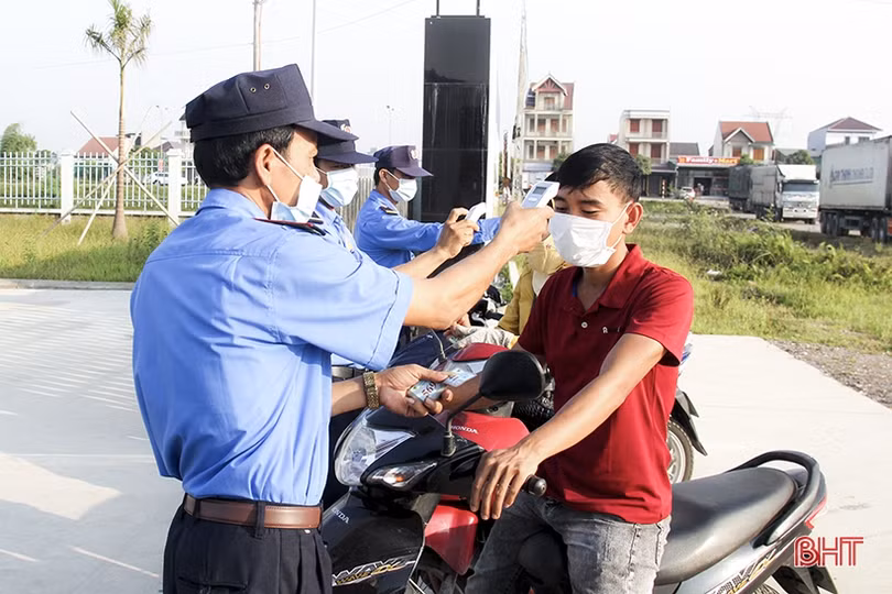 Siết chặt phòng dịch Covid-19 trong các cụm công nghiệp ở Đức Thọ