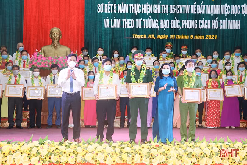Cán bộ phải coi trọng kỷ luật, kỷ cương, phong cách gần gũi, luôn tiếp cận cơ sở