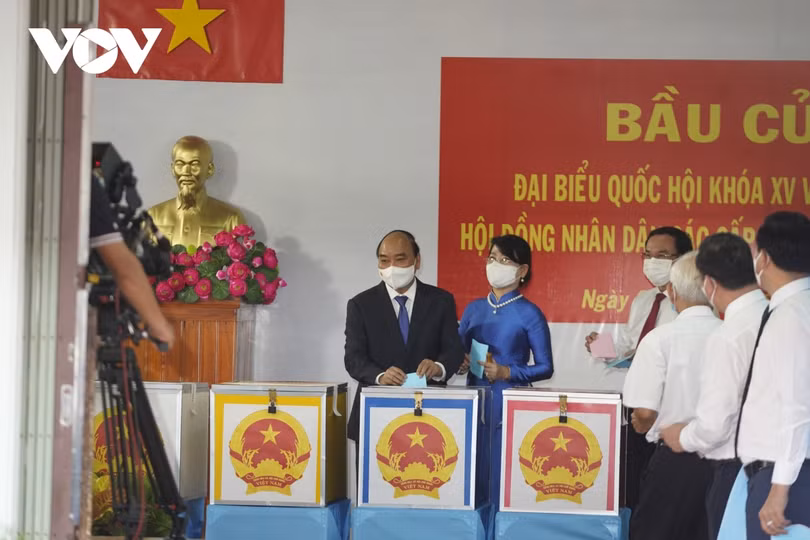 Lãnh đạo Đảng, Nhà nước thực hiện quyền bầu cử tại các thành phố lớn