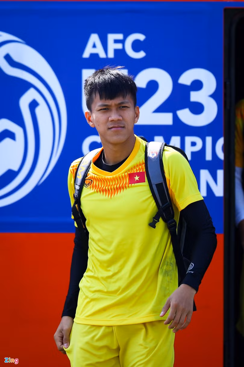 5 phương án thay Quang Hải ở U22 Việt Nam