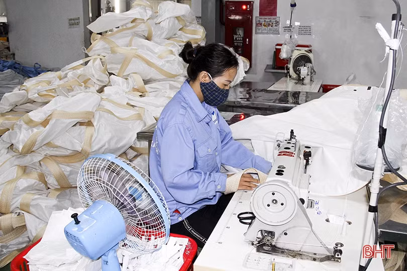 Siết chặt phòng dịch Covid-19 trong các cụm công nghiệp ở Đức Thọ