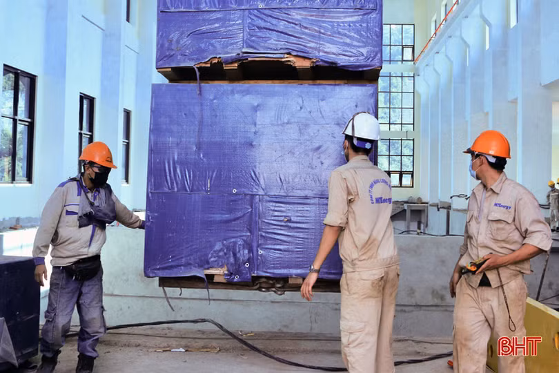 Thi đua đẩy nhanh tiến độ Nhà máy Thủy điện Ngàn Trươi chào mừng ngày hội non sông