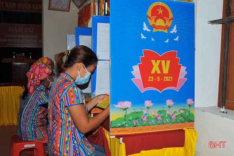 Cử tri dân tộc Chứt ở Hà Tĩnh phấn khởi đi bầu cử