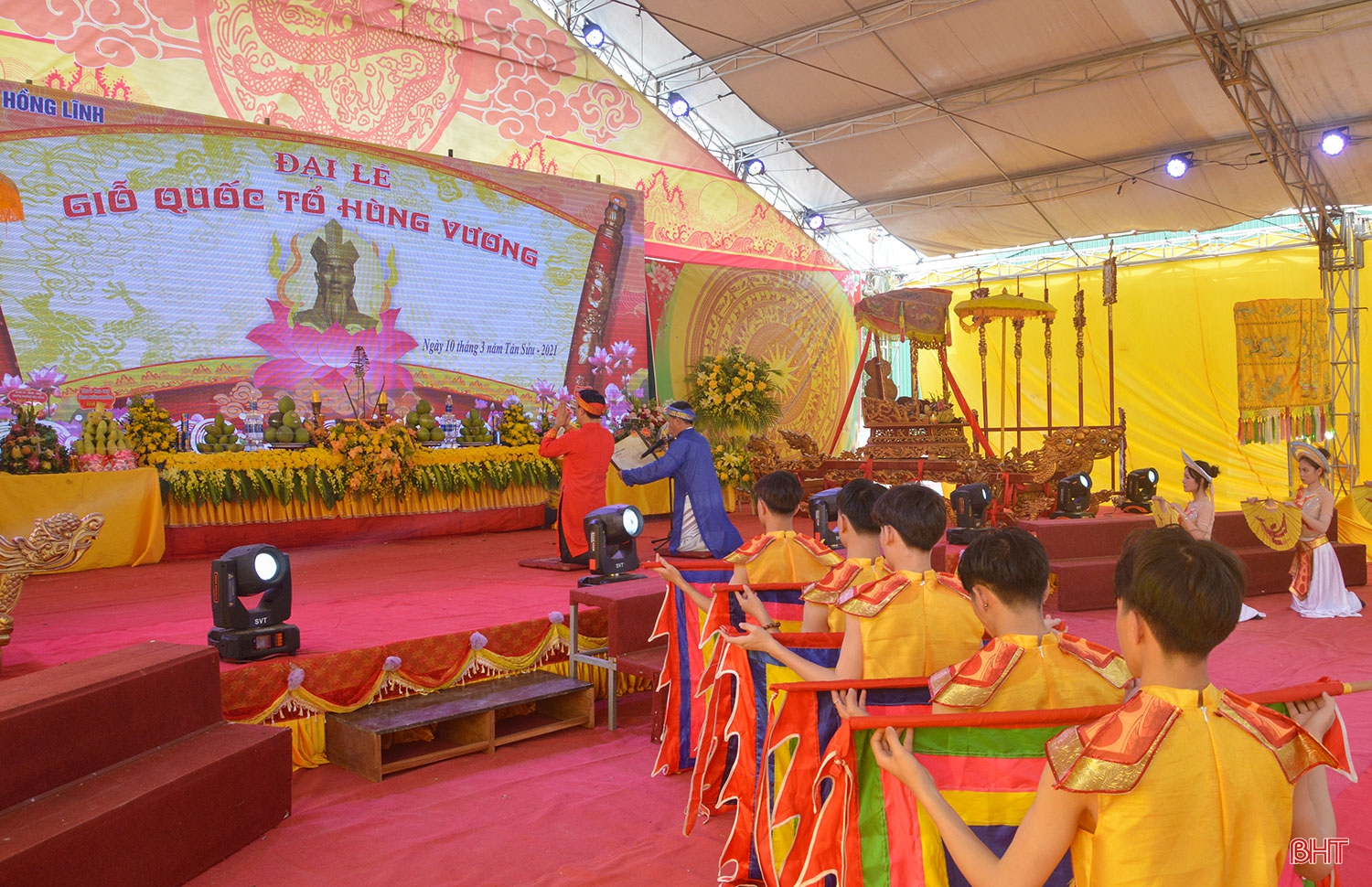 Trong gió reo Ngàn Hống