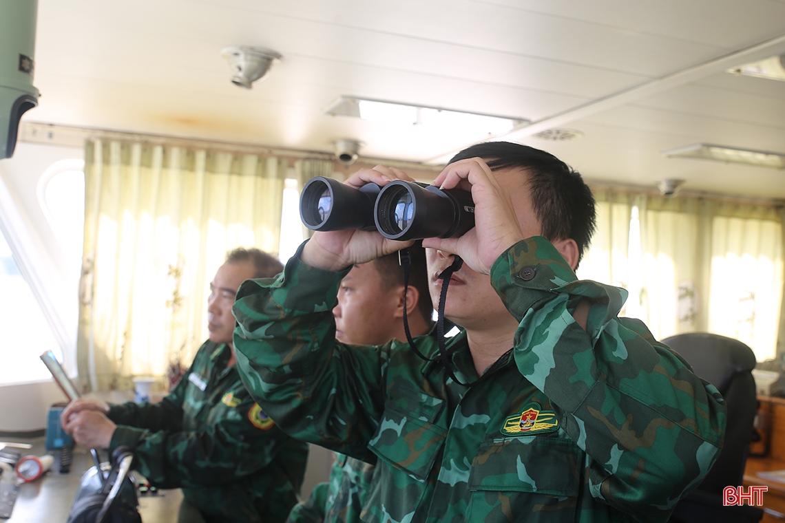 Chiến sỹ biên phòng Hà Tĩnh giúp ngư dân vươn khơi bám biển