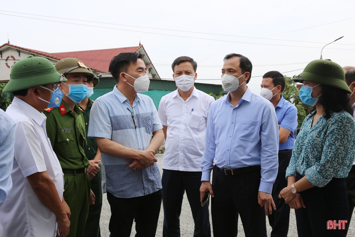Bí thư Tỉnh ủy Hà Tĩnh: Dốc sức phòng chống, không để người dân hoang mang trước tình hình dịch bệnh!