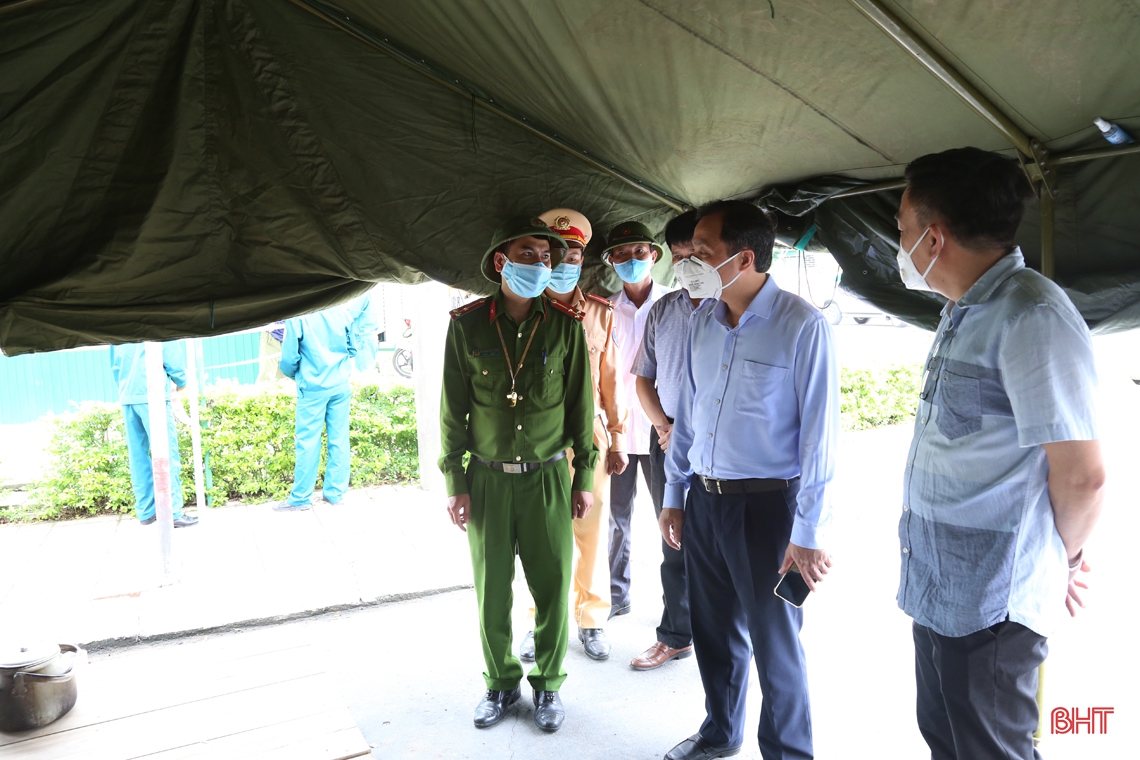 Bí thư Tỉnh ủy Hà Tĩnh: Dốc sức phòng chống, không để người dân hoang mang trước tình hình dịch bệnh!