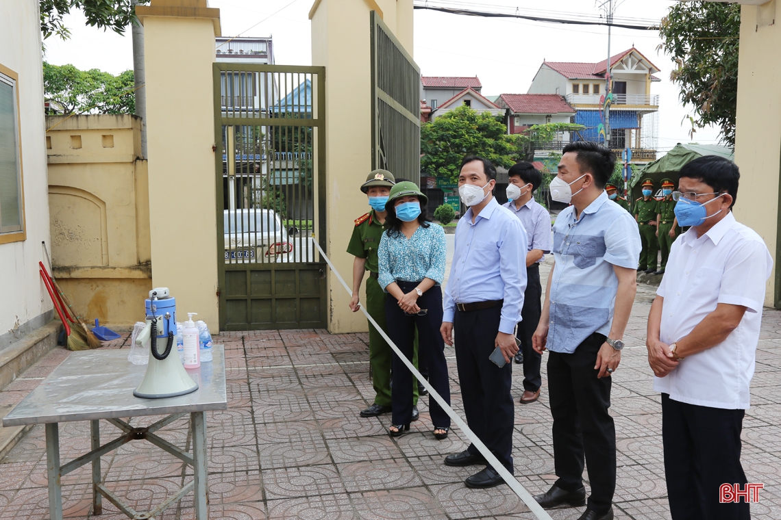 Bí thư Tỉnh ủy Hà Tĩnh: Dốc sức phòng chống, không để người dân hoang mang trước tình hình dịch bệnh!