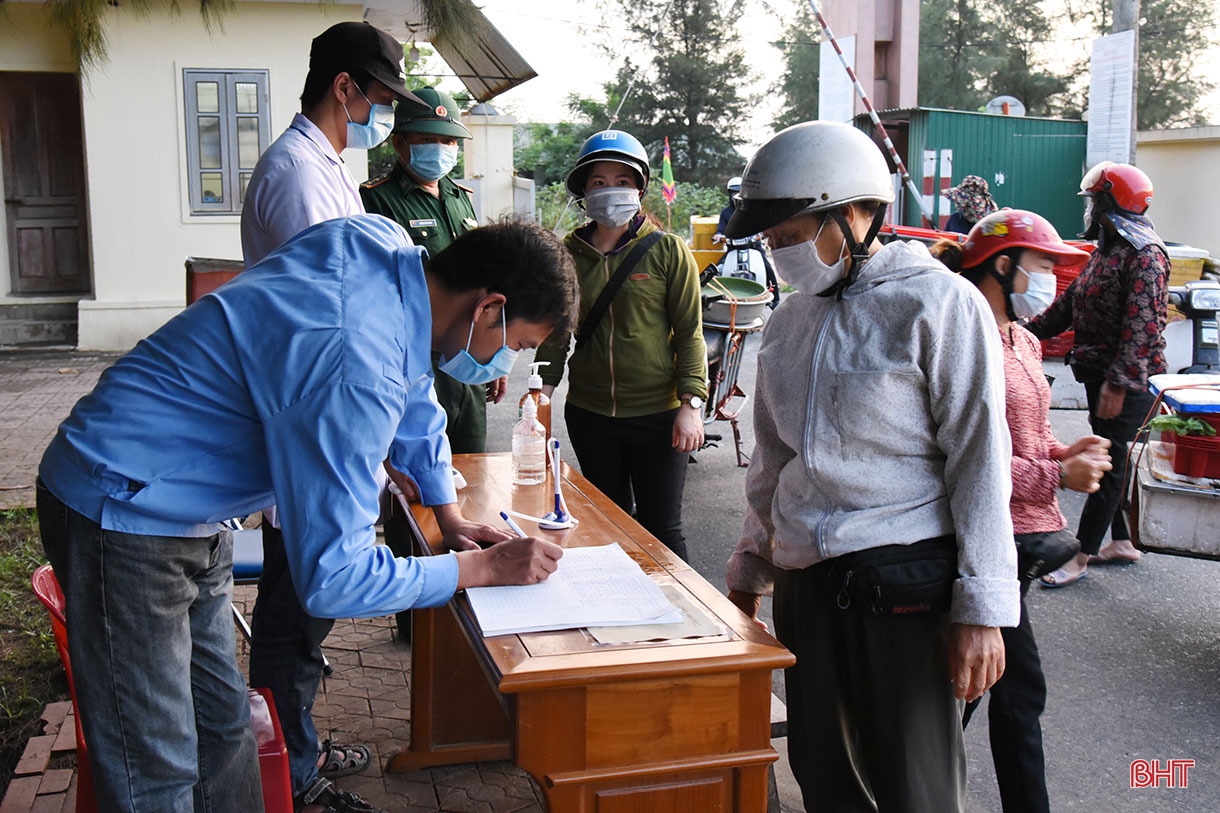 Hà Tĩnh “căng mình” chống dịch Covid-19