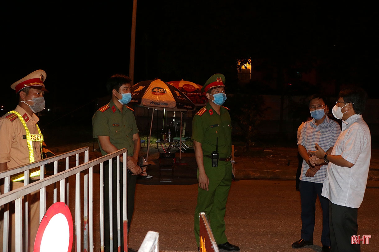 Hà Tĩnh “căng mình” chống dịch Covid-19