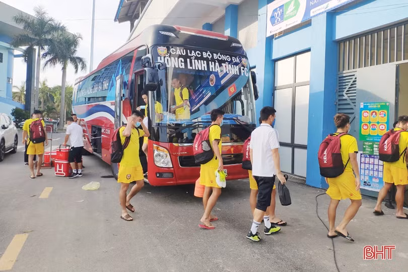 Tứ kết Cúp Quốc gia Hồng Lĩnh Hà Tĩnh - Than Quảng Ninh: An toàn phòng dịch trước giờ bóng lăn