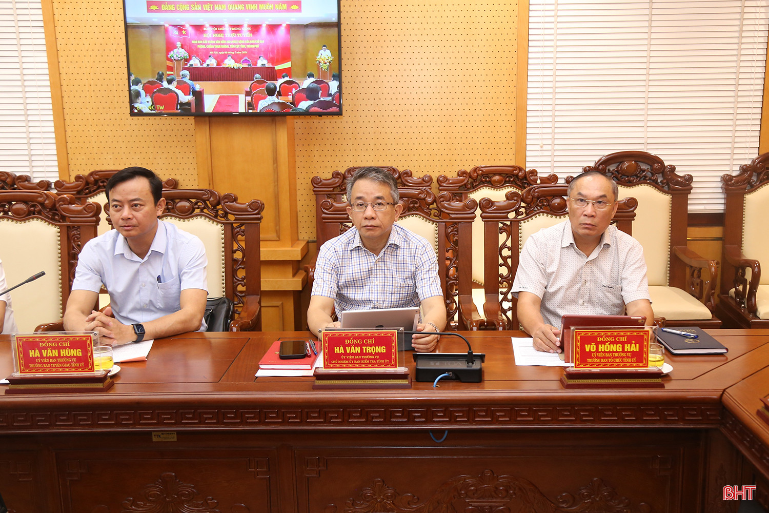 tham-nhung-tieu-cuc-1.jpg