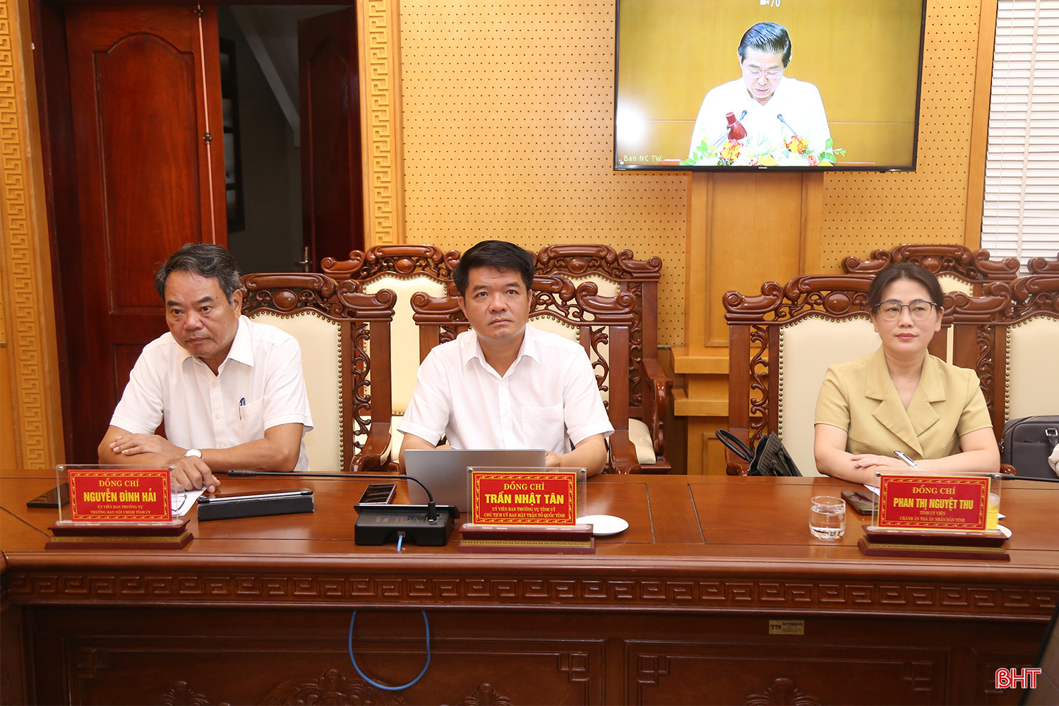 tham-nhung-tieu-cuc.jpg