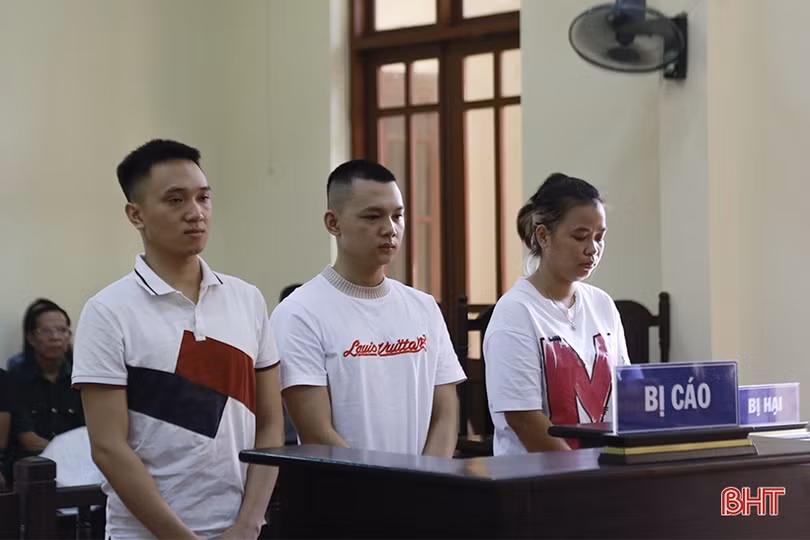 Lừa đảo chiếm đoạt 445 triệu đồng của một phụ nữ Hà Tĩnh, 3 đối tượng lĩnh án 17 năm tù